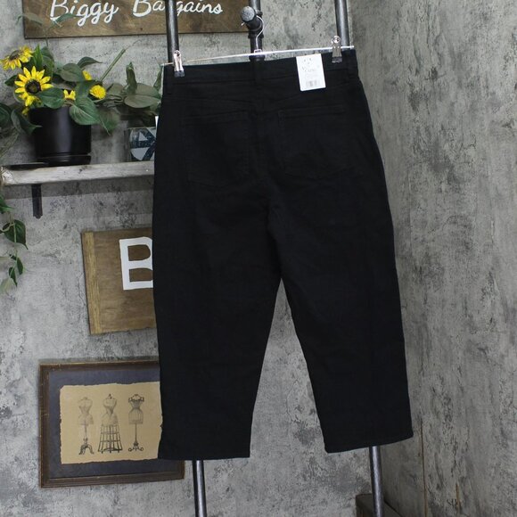 NWT Gloria Vanderbilt Capri Jeans with High Rise Straight Standard Black 10 - Picture 3 of 8